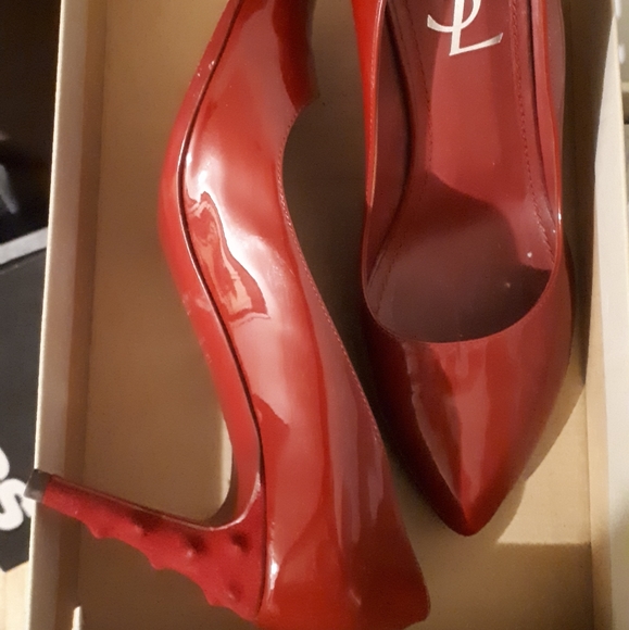 Yves Saint Laurant, Authentic, bought in Europe, worn 3 times. - Picture 3 of 6